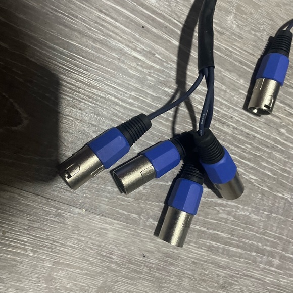 Audio adapter cord with 4 XLR male  to 4 XLR male . - Picture 5 of 5
